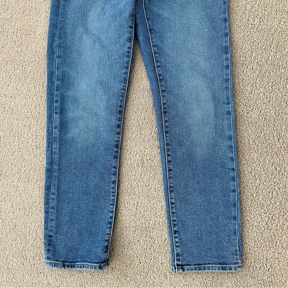 Levi’s High Rise Wedgie Straight Cropped Jeans - Medium Wash - Picture 6 of 14
